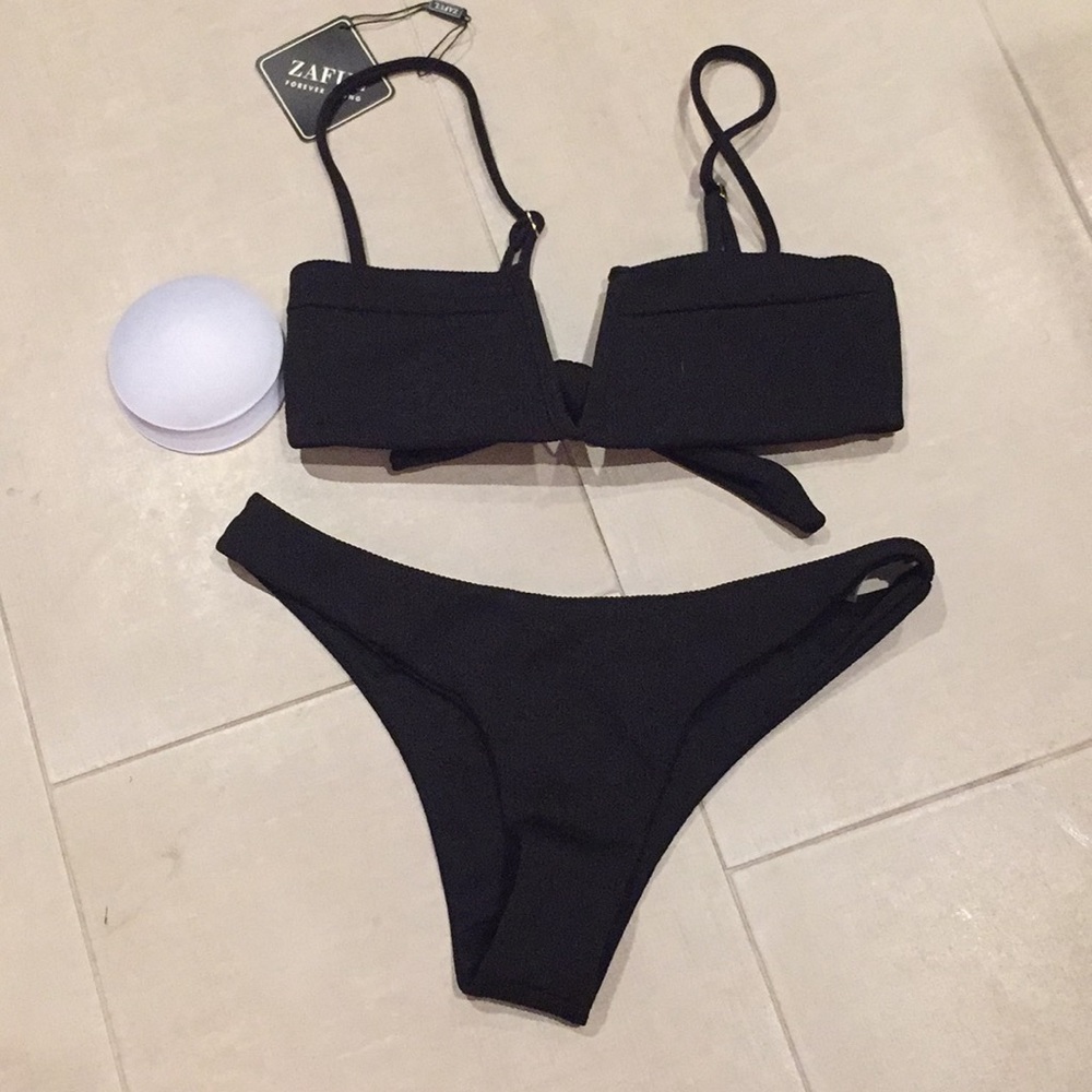 Black tie bikini